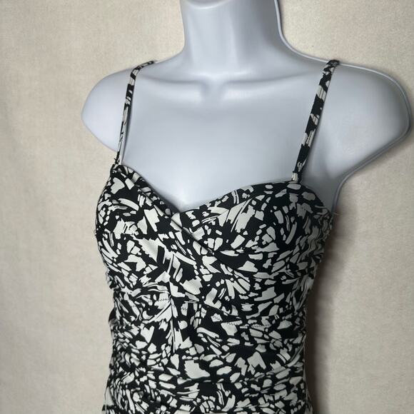 NWoT Shore Shapes Ruched One Piece Swimsuit – Size 8 - Picture 2 of 8